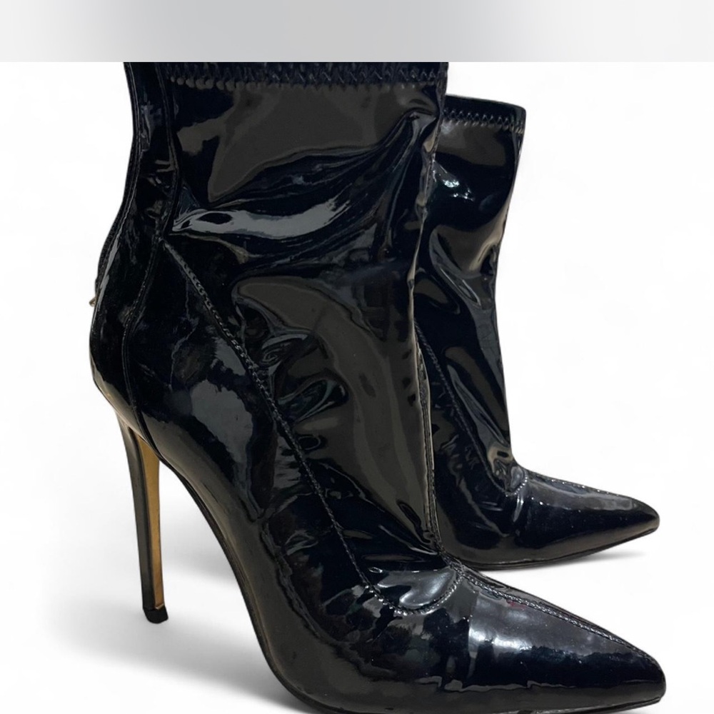 Jennifer Lopez Glossy Black Heeled Boots